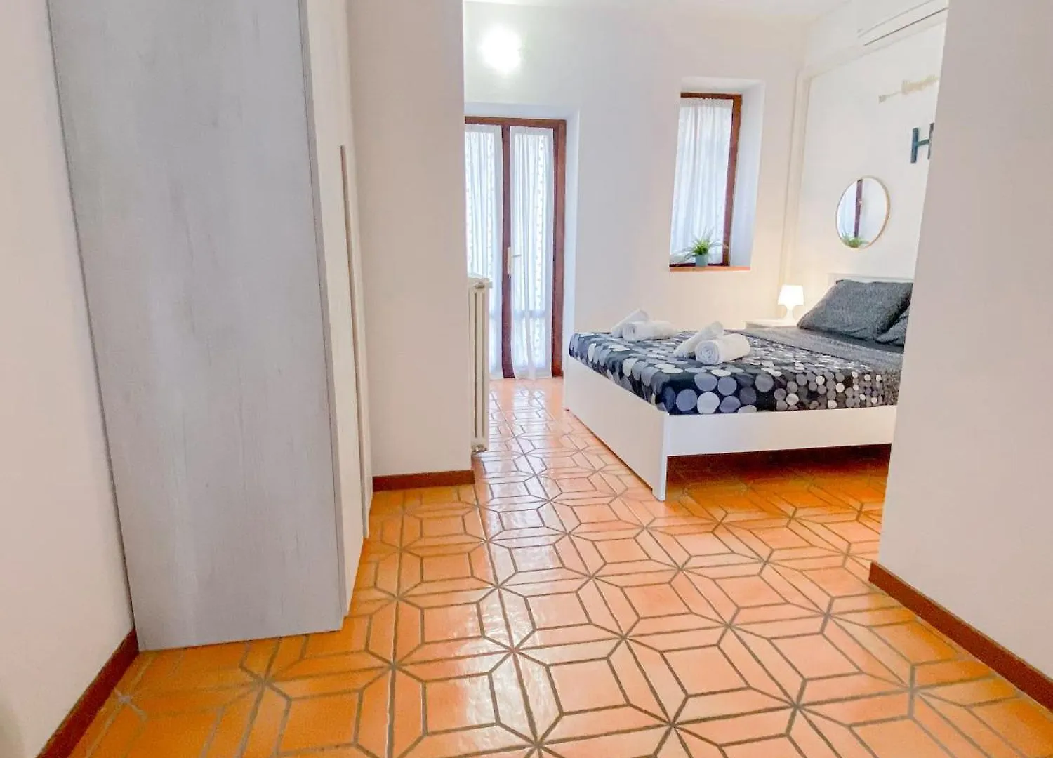Apartment Naviglio Pavese Terrace 2 Camere 15 Min Dal Duomo Milan Italy