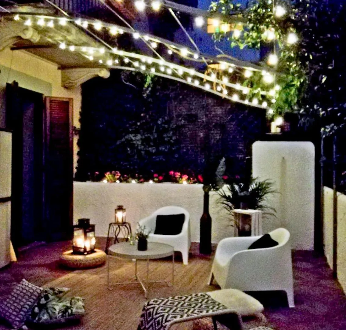 Naviglio Pavese Terrace 2 Camere 15 Min Dal Duomo Milan Apartment
