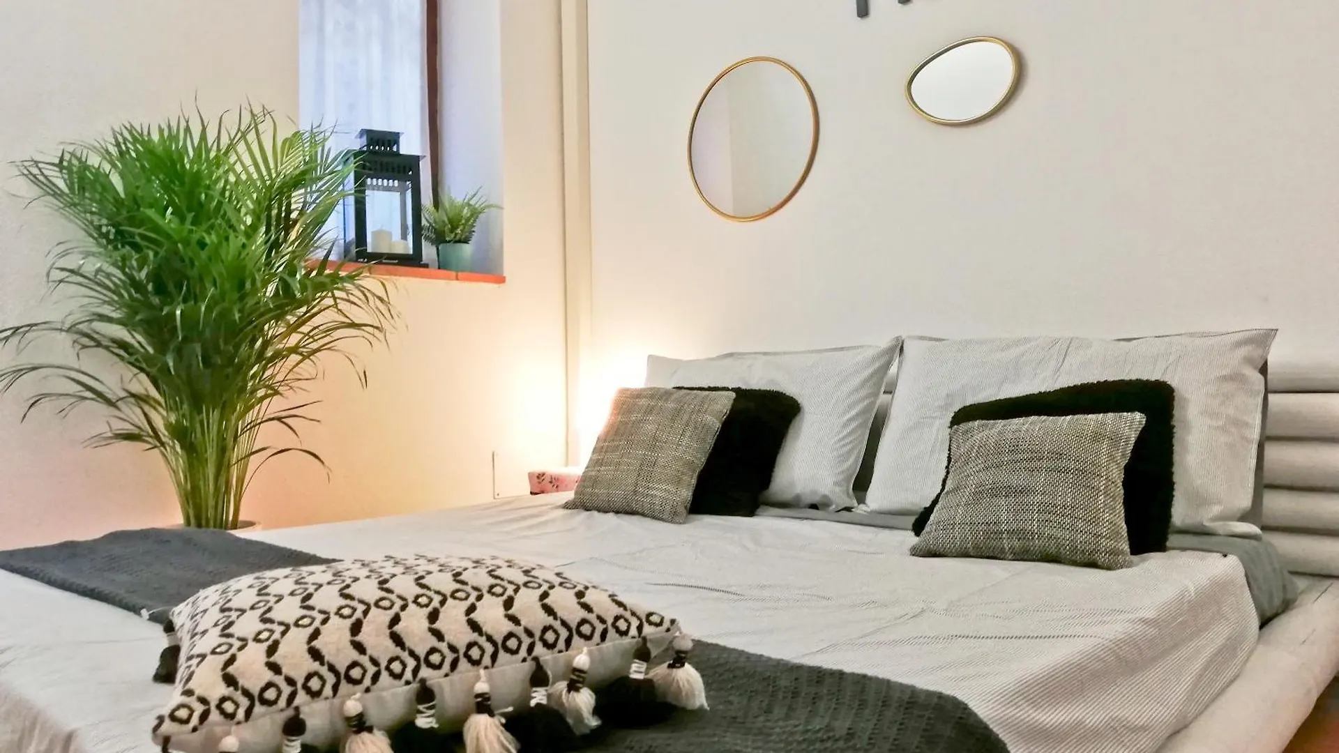 Apartment Naviglio Pavese Terrace 2 Camere 15 Min Dal Duomo Milan Italy