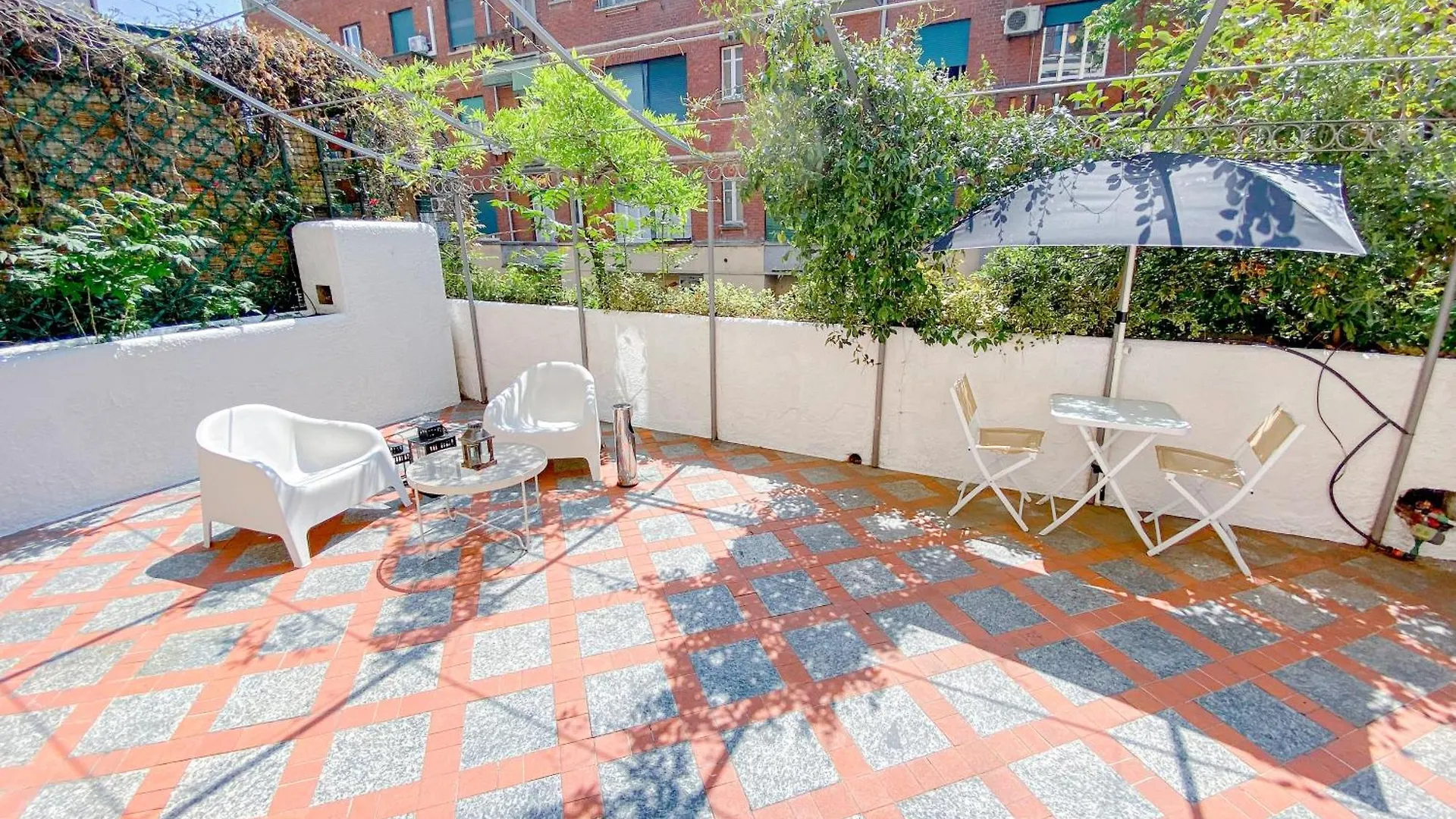 Apartment Naviglio Pavese Terrace 2 Camere 15 Min Dal Duomo Milan Italy